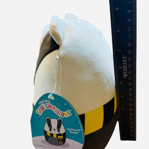NWT Original Squishmallows Harry Potter Hogwarts House HUFFLEPUFF BADGER 8" - Picture 6 of 7